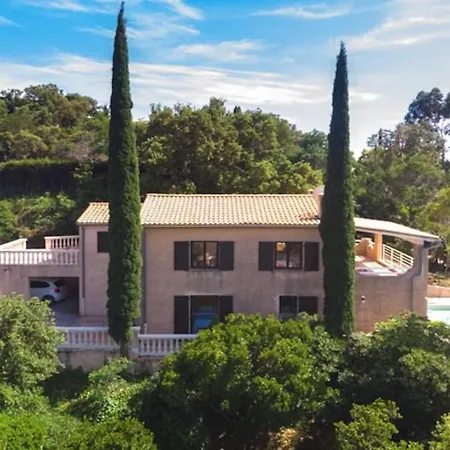 Beautiful Villa, Quiet Sea View With Pool